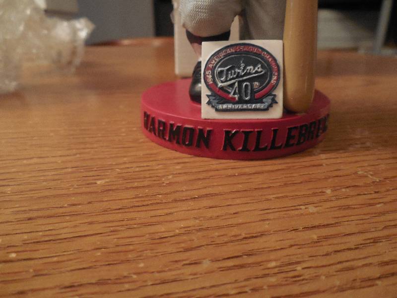 lot 21 image: 2006 Harmon Killebrew Bobblehead