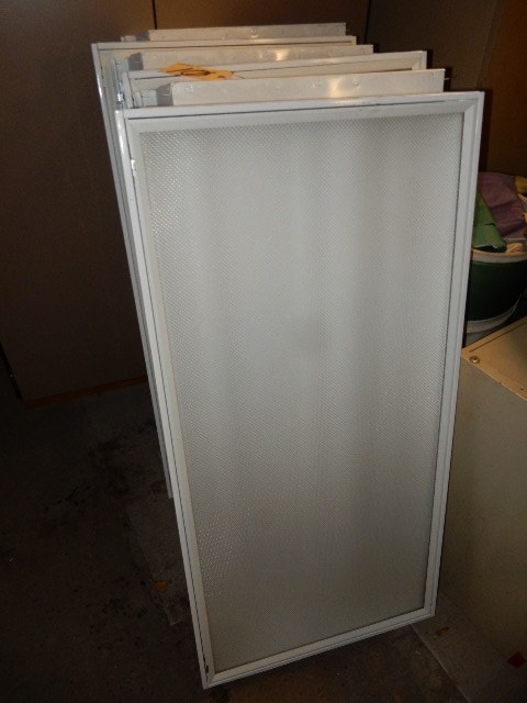 6. 3 Bulb Fluorescent light fixtures.. T8..