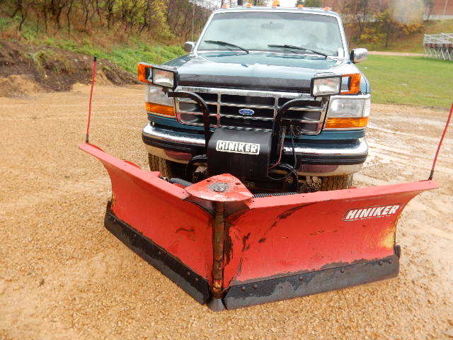1996 Ford F 250 with Hiniker V Plow and Tommy Gate Hydraulic Lift