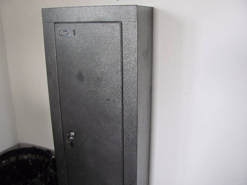 Gun cabinet