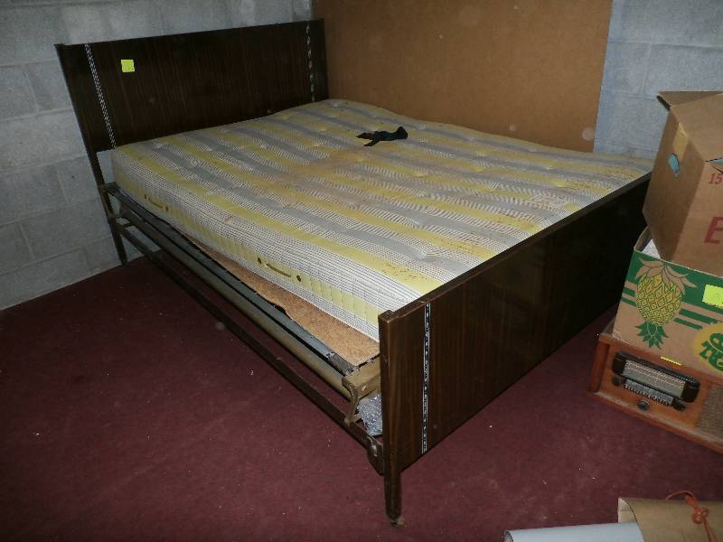 Queen Sized Metal Bed Set Including Headboard, Footboard & Rails