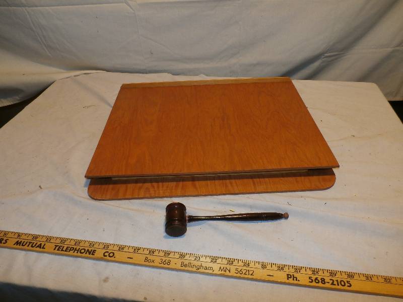 Podeum and gavel
