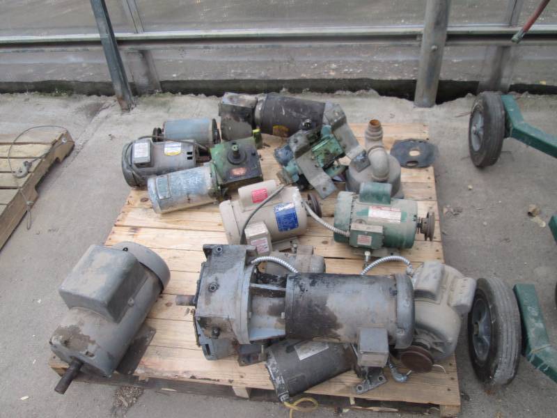 lot 11 image: Pallet of 14 Small Motors