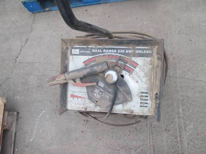lot 20 image: Sears Craftsman Dual Range Welder