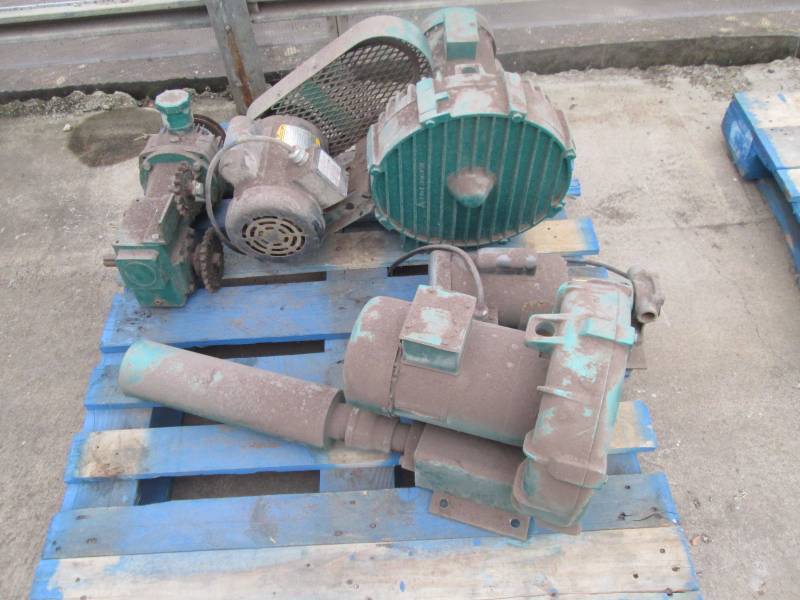 lot 23 image: Vacuum Pump
