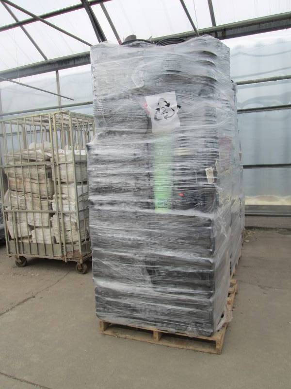 lot 24 image: Pallet of Flower Pots and Trays