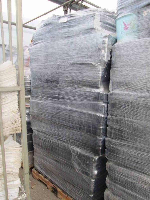 lot 25 image: Pallet of Flower Pots and Trays