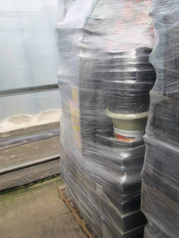 lot 26 image: Pallet of Flower Pots