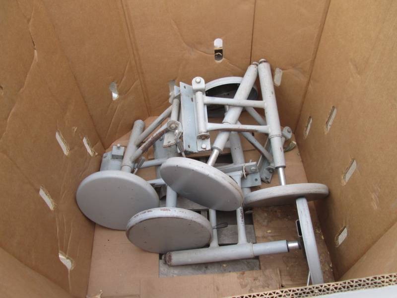lot 44 image: 6 Stools