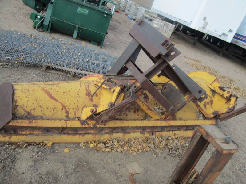 lot 55 image: Snow Blade