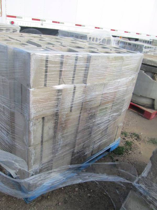 lot 70 image: Pallet of Landscaping Block