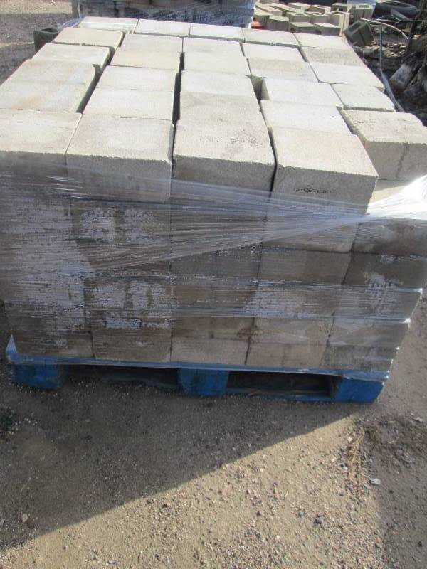 lot 73 image: Pallet of Landscaping Block