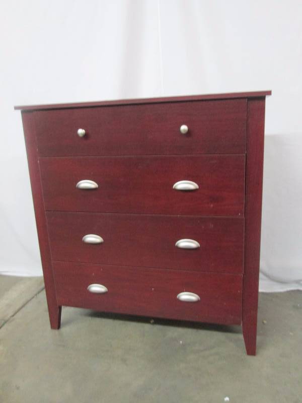 lot 20 image: Alcove 4-Drawer Chest