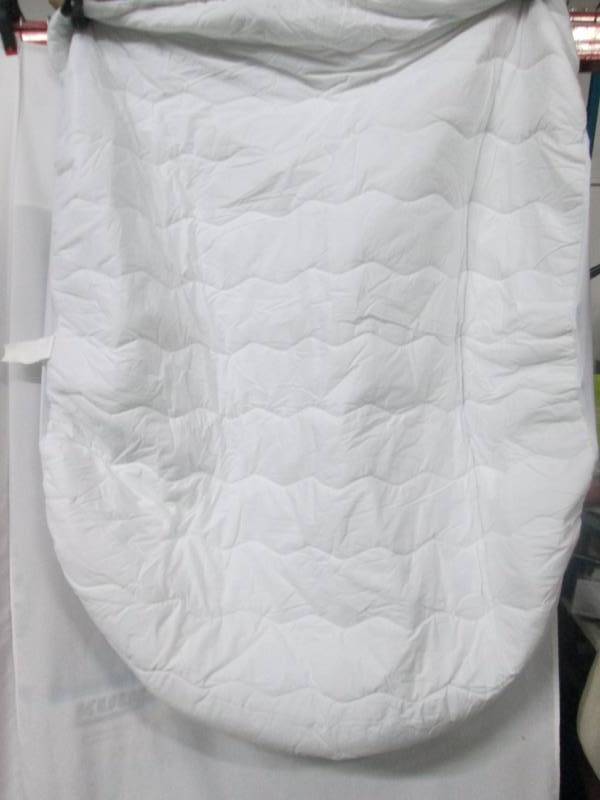 lot 54 image: McLeland Design Deluxe Mattress Pad - Full