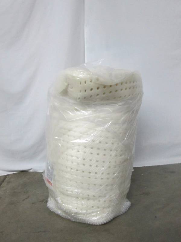 lot 44 image: McLeland Design 4 Visco Foam Mattress Topper