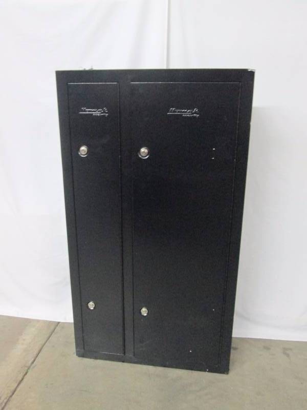 lot 10 image: Homak 8-Gun Double-Door Steel Gun Cabinet