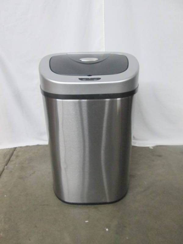 lot 36 image: Nine Stars 21-Gallon Motion-Sensor Trash Can