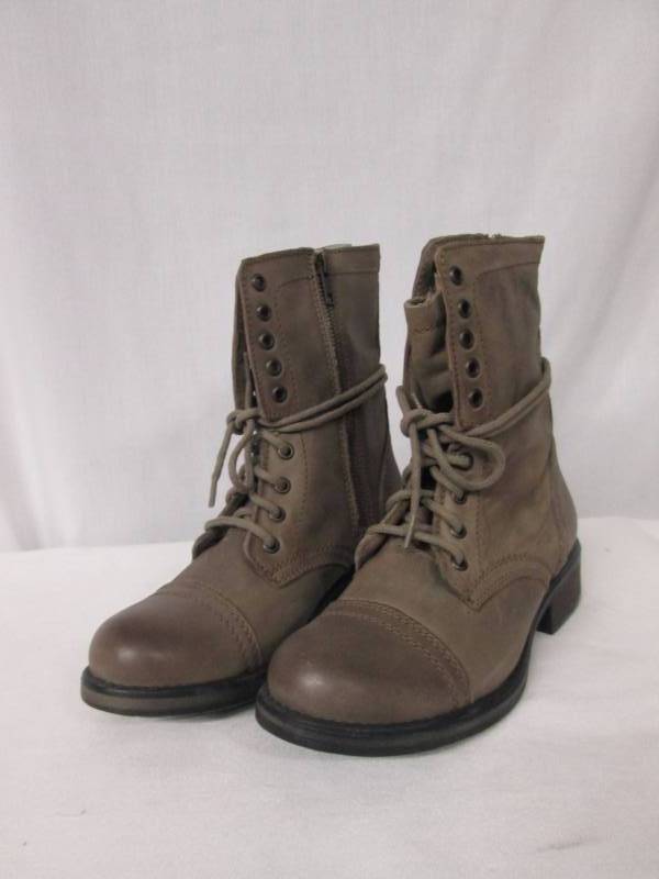 lot 55 image: Steve Madden Womens Troopa 2-0 Boot
