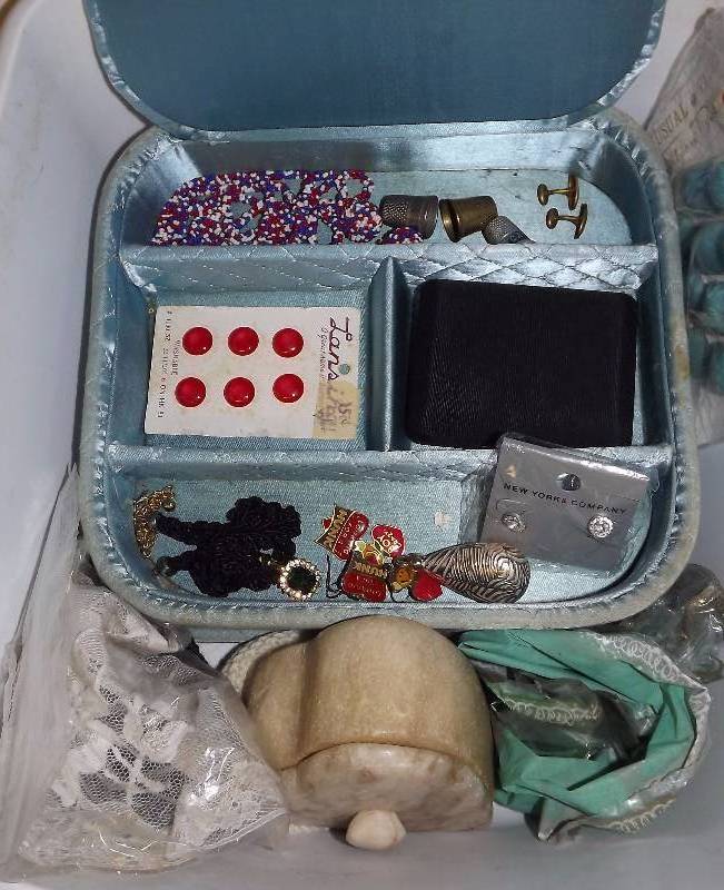 lot 82 image: Ladies Jewelry, Gloves, Thimbles and More Lot