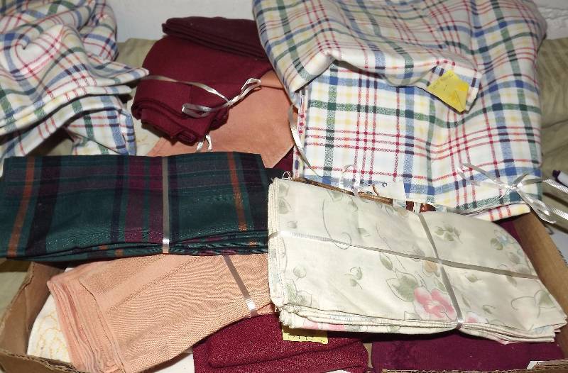 lot 104 image: Scrap Material & Linen Napkin Lot