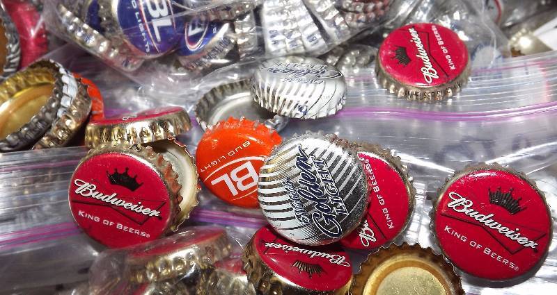 lot 111 image: Box of Beer Bottle Tabs - Crafting