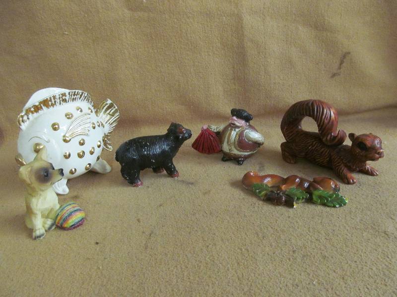 Figurines