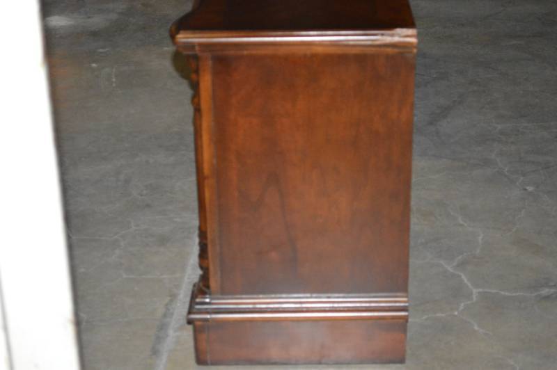 Grand Marquis Nightstand