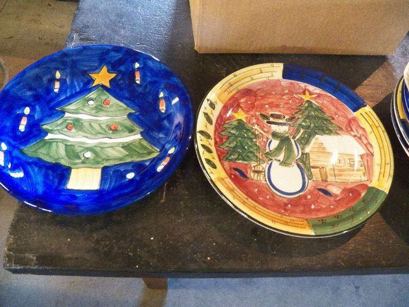 10 Christmas plates
