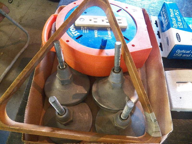 Leveler feet, extension cord, thermostat smoke alarm mouse�.