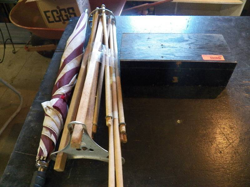 Wood box, laundry rack, umbrella