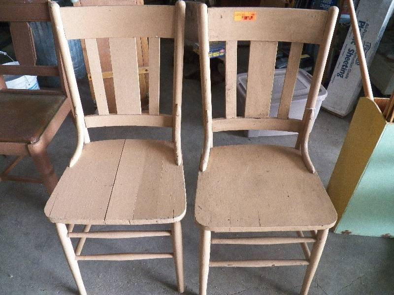 Pr sturdy wood chairs