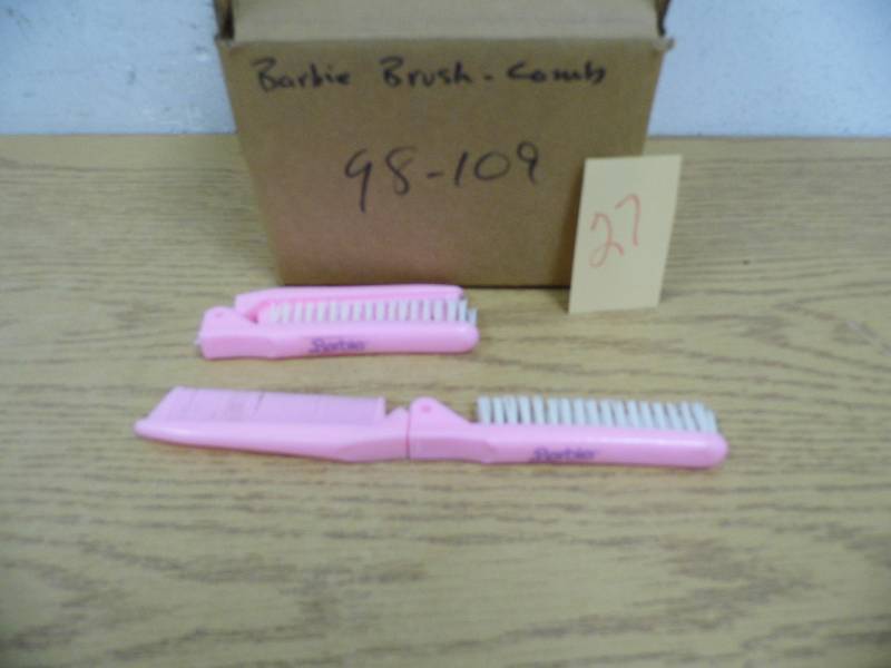 5 Cases of 36 each Barbie Comb  Brush Combo