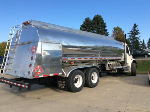 IH with 2300gal Tank