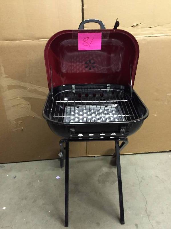 lot 81 image: Charcoal Grill - broken handle