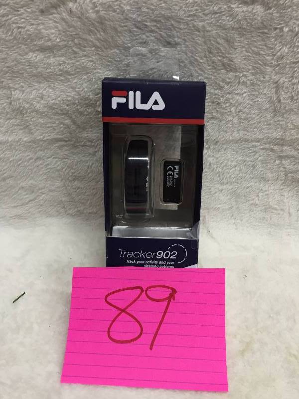 lot 89 image: Fila Tracker 902