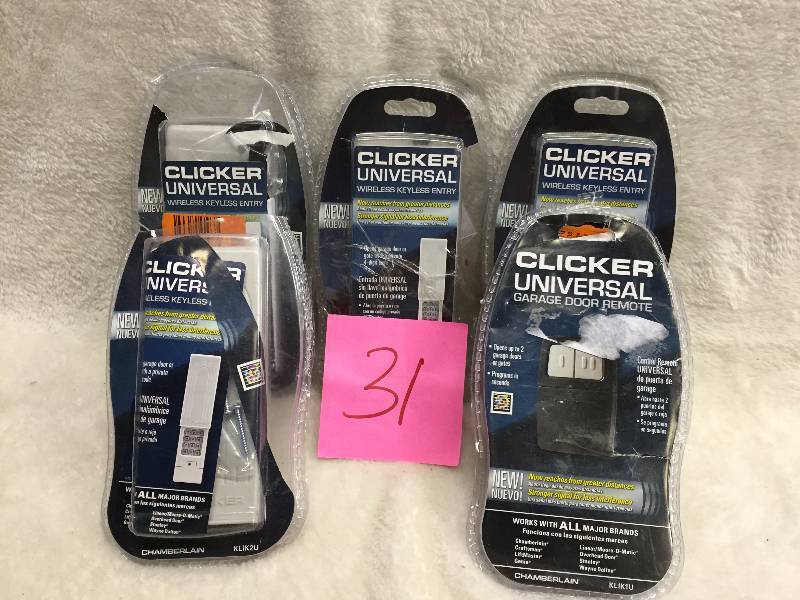 lot 31 image: Lot of Universal Clickers