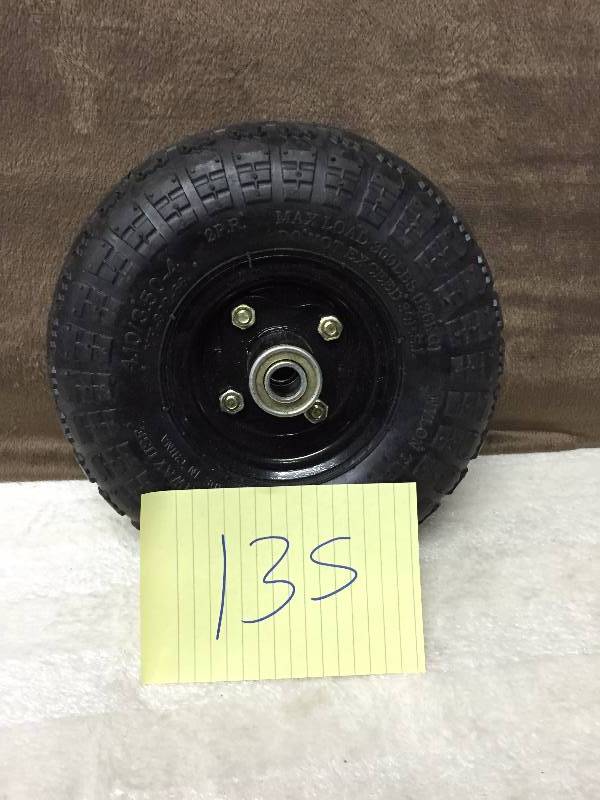 lot 135 image: Trailer Wheel
