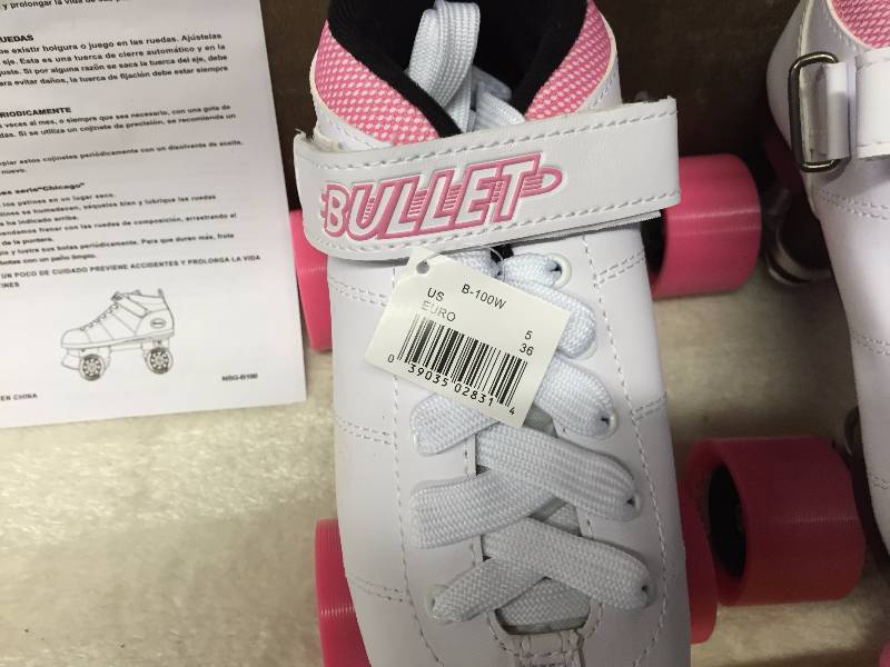 lot 147 image: Girls Roller Blades Size 5