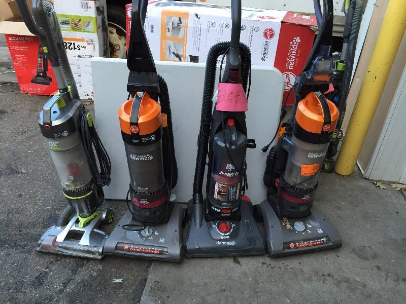 lot 204 image: Salvage VAcuum Lot for Repair or Parts