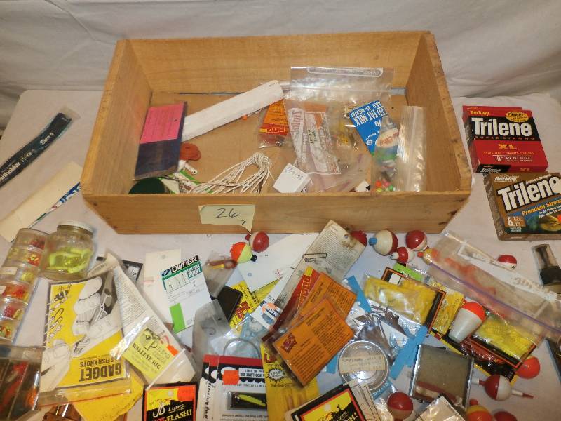 lot 26 image: Misc Fishing Items