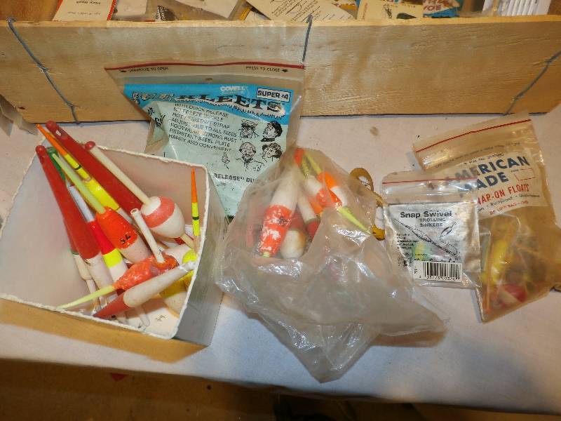 lot 27 image: Misc Fishing Items