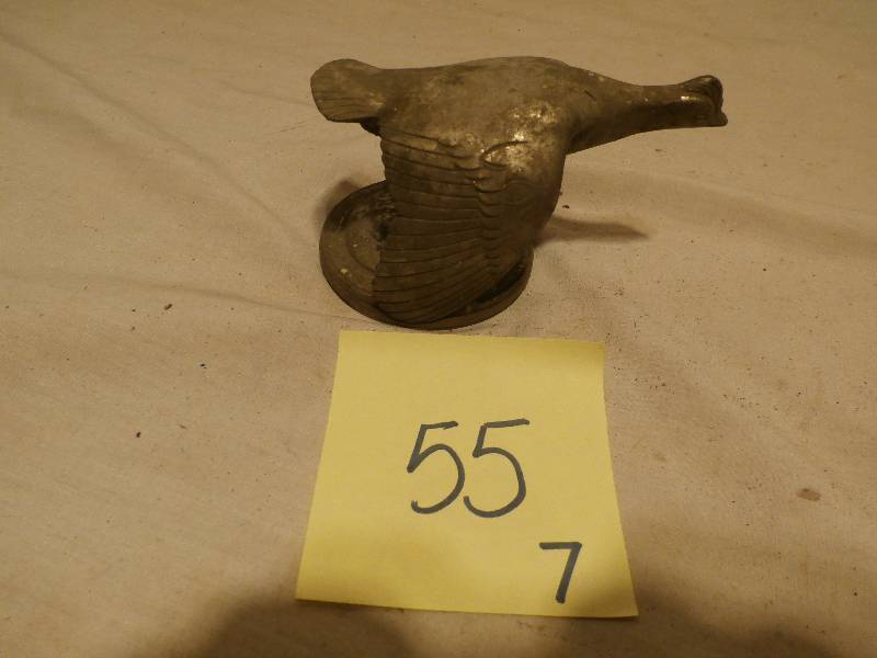 lot 55 image: Quail Ford Radiator Cap