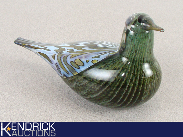 lot 5 image: NEW Toikka Nuutajarvi, Iittala, Finland Art Glass Bird