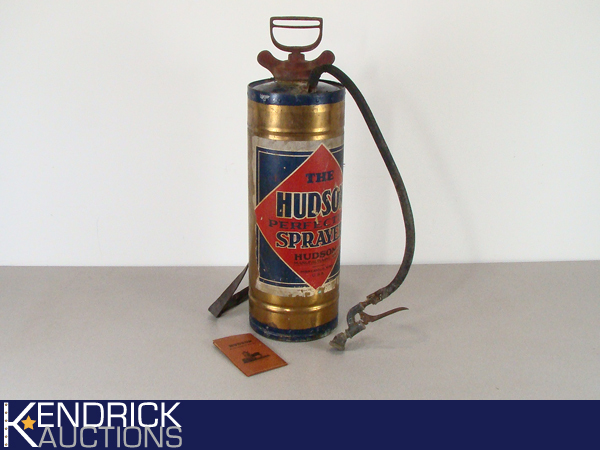 lot 8 image: Vintage Hudson Perfection Sprayer