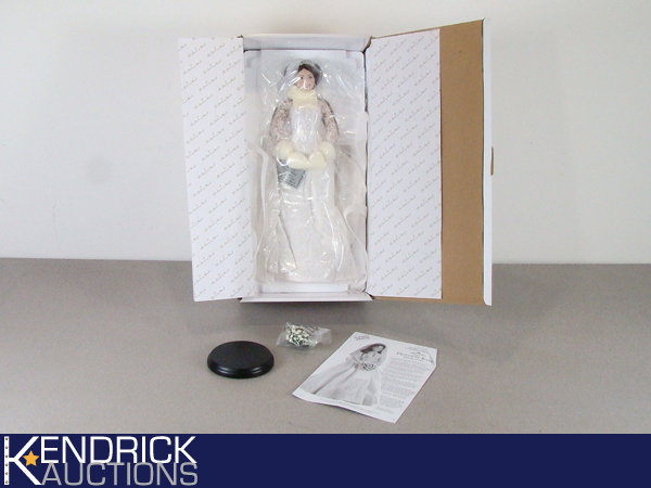 lot 9 image: NRFB Danbury Mint Porcelain Princess Kate Bride
