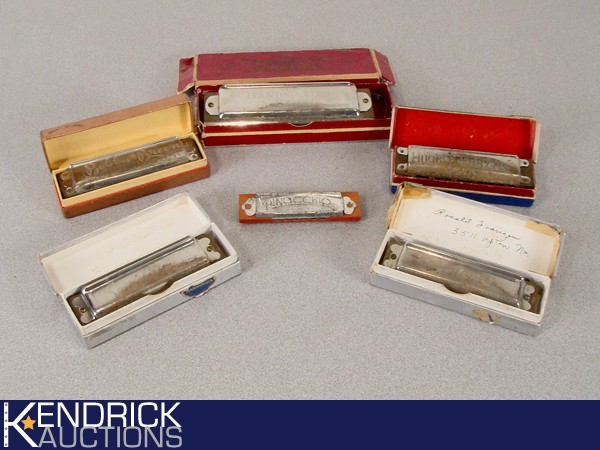 lot 27 image: Lot of 6 Vintage Harmonicas