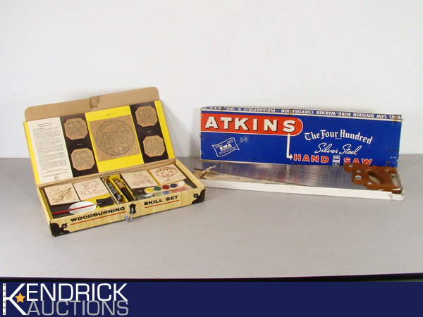 lot 48 image: Vintage Ungar Woodburning Skill Set, and Vintage Atkins Hand Saw