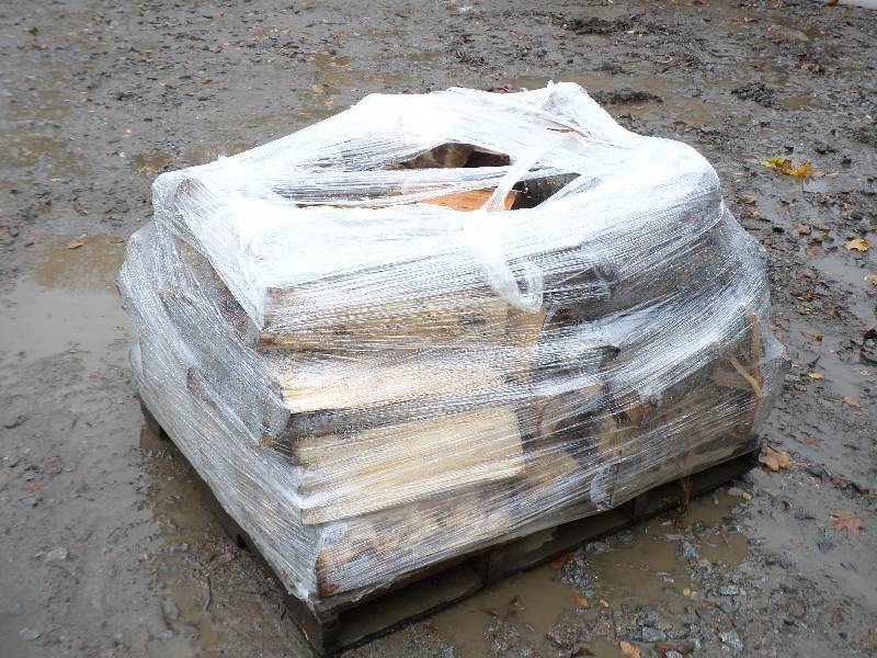 (1) Full Pallet Of Split Hardwood F...