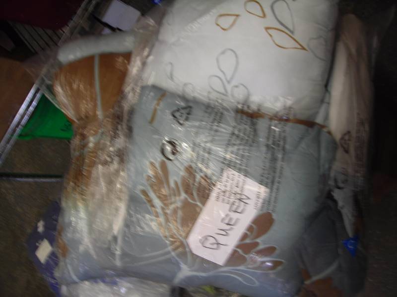 Queen Size Complete Bed Set