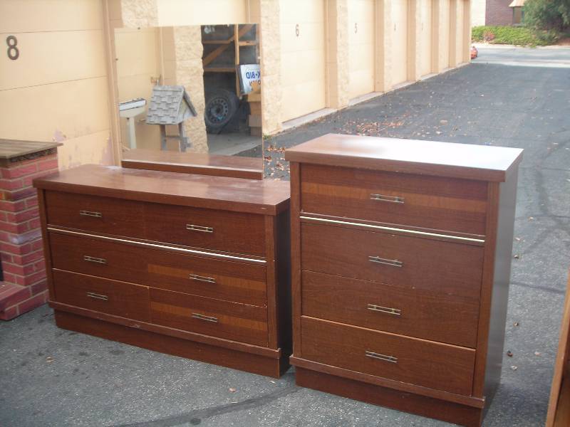 6 Drawer double Dresser With Mirror 62 x 18 x 28 & 30 x 30 & 4 Drawer chest 38 x 18 x 48